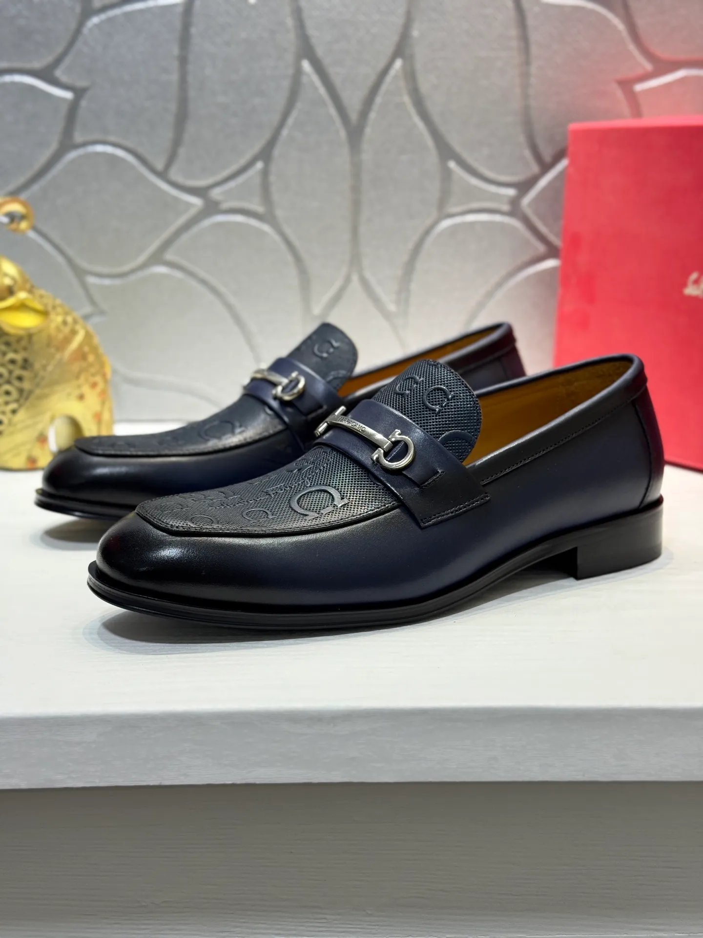 Men's men's shoes 💰480 [New style] 🐠🐠New Ferragamo [Ferragamo] top imported suit men's shoes 💯 Official website original copy, product materials: selected imported embossed calfskin + luxury hardware buckle accessories ~ imported water-dyed cow 🐂 leather lining. Strong three-dimensional visual effect, original combination outsole, multiple colors available😘 Size: 39-44 (customized at 45.46.47